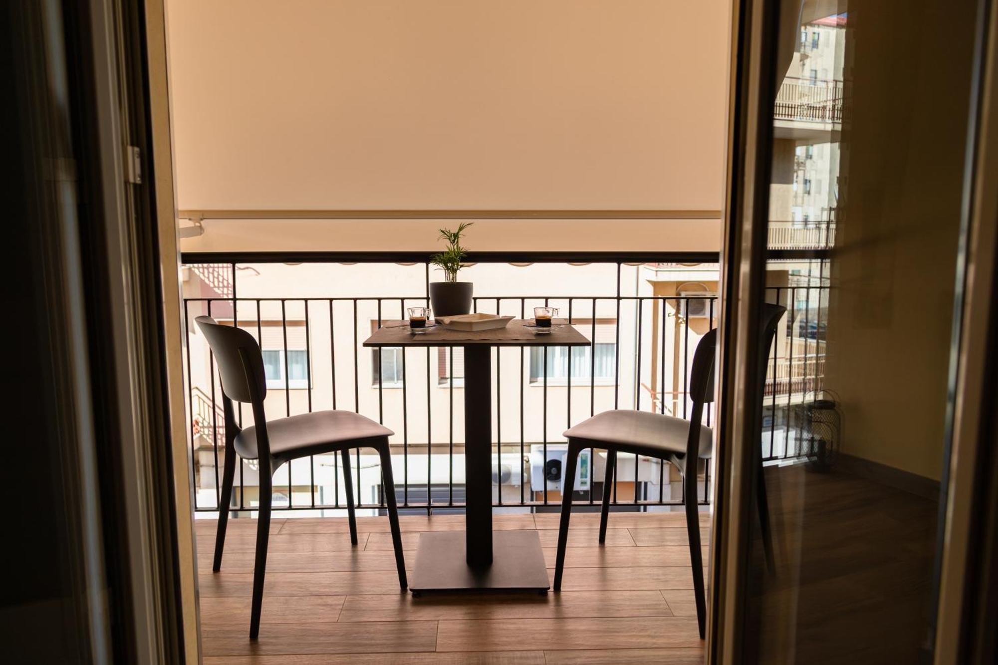 Guest House Al Viale 칼타기론 외부 사진